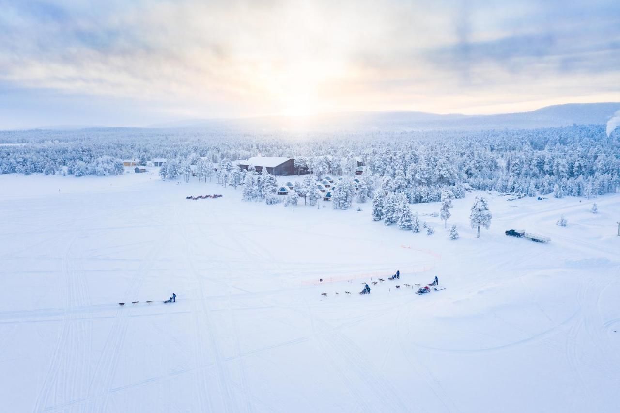 Отель Wilderness Hotel Inari & Igloos Инари